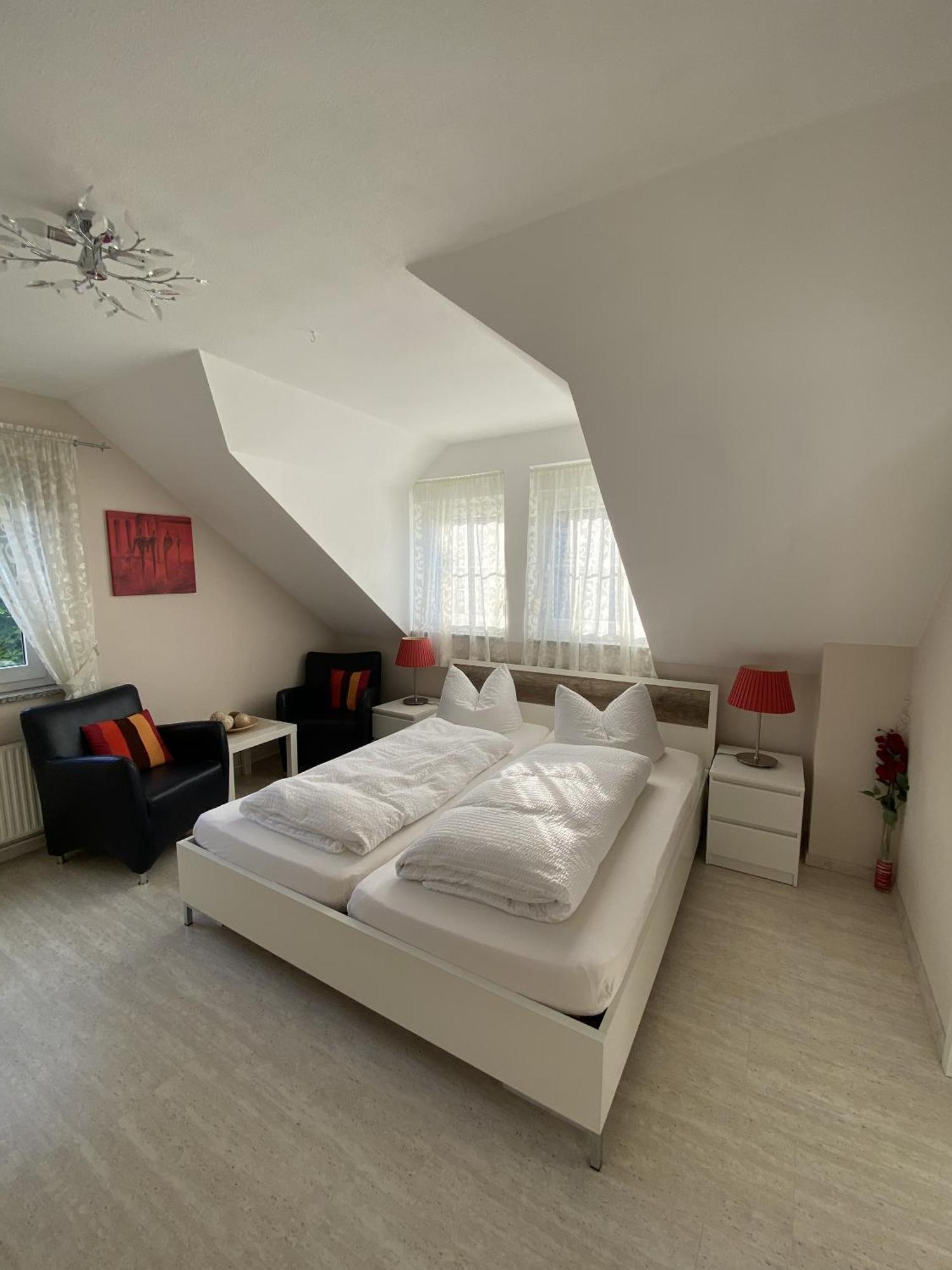 เกสเทอเฮาส์ มัททิอัส Apartment เดรสเดน ภายนอก รูปภาพ
